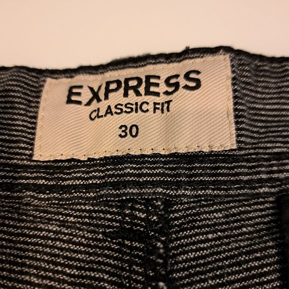 Express Men's 30" Classic Fit Linen Blend Flat Front Shorts - Picture 2 of 16